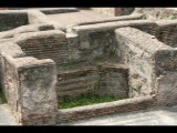 00371 ostia - regio ii - insula ii - terme dei cisiarii (ii,ii,3) - frigidarium (2, c) - becken (4) in der mitte.jpg